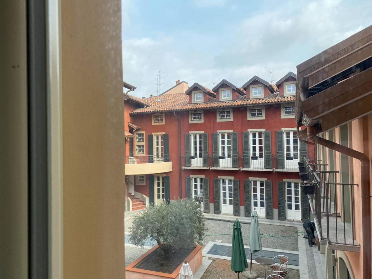 La Corte Di Vicolo Torre Uboldo Buitenkant foto