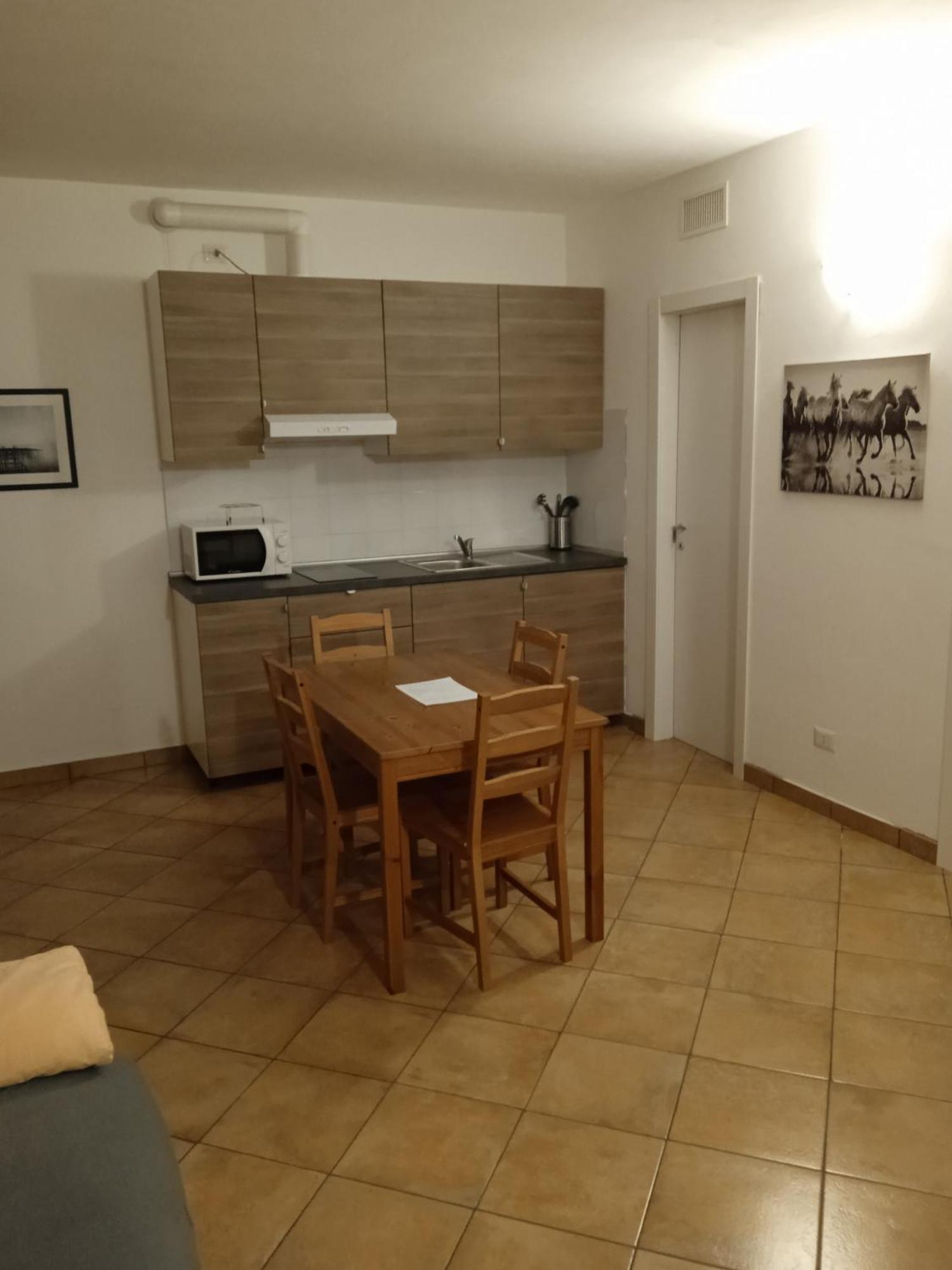 La Corte Di Vicolo Torre Uboldo Buitenkant foto
