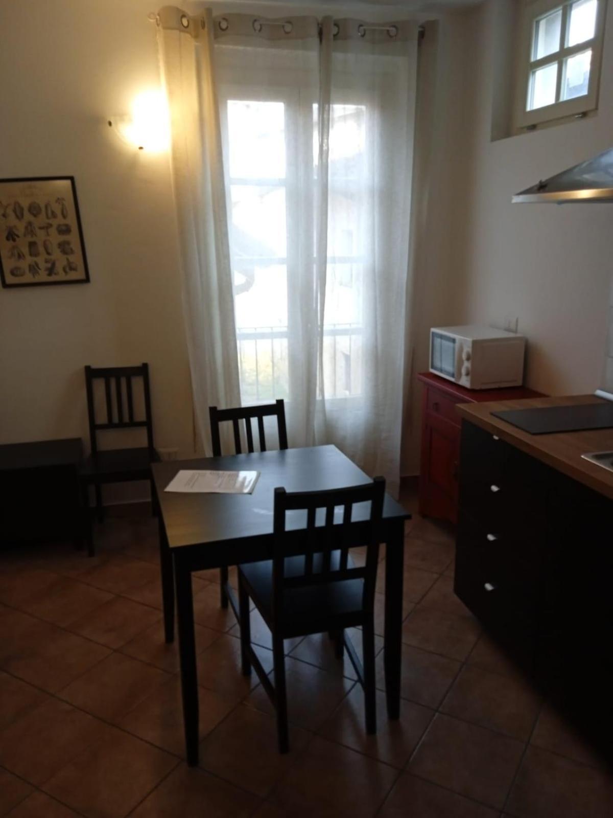 La Corte Di Vicolo Torre Uboldo Buitenkant foto